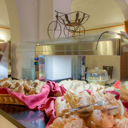 Hotel Roca Bella Es Pujols Kültér fotó