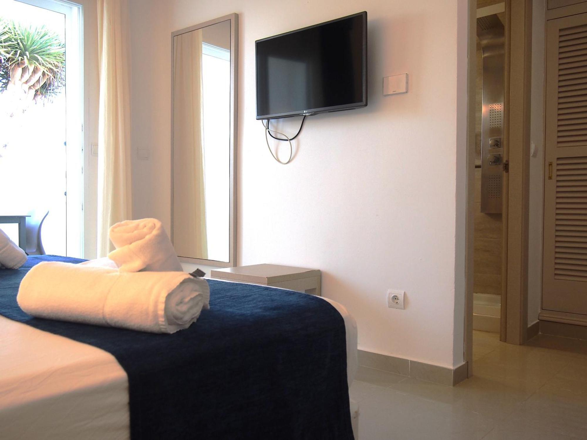 Hotel Roca Bella Es Pujols Kültér fotó